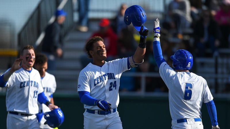 Baseball Downs Mount St. Mary's in Series Opener, 7-2