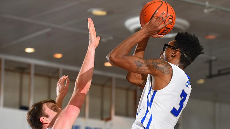 Men's Basketball Drops 77-62 Contest at Sacred Heart