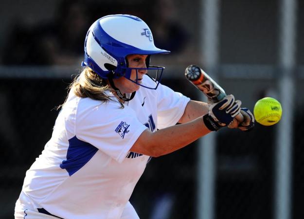 Softball Splits With the Mount