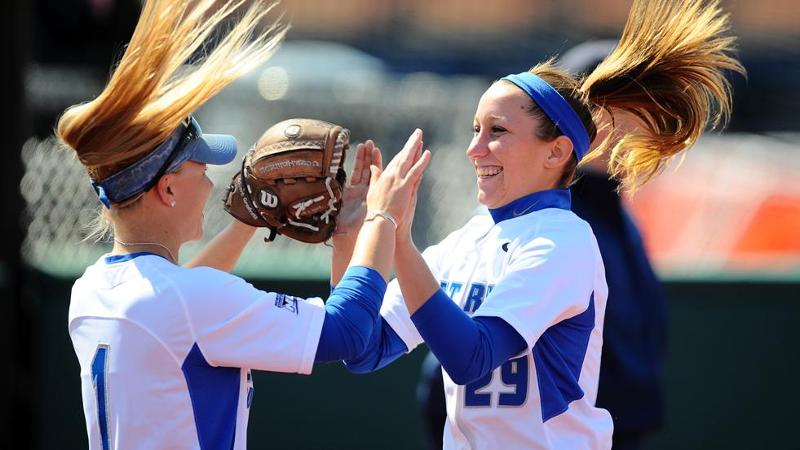 Softball Sweeps on Saturday at USF Tournament