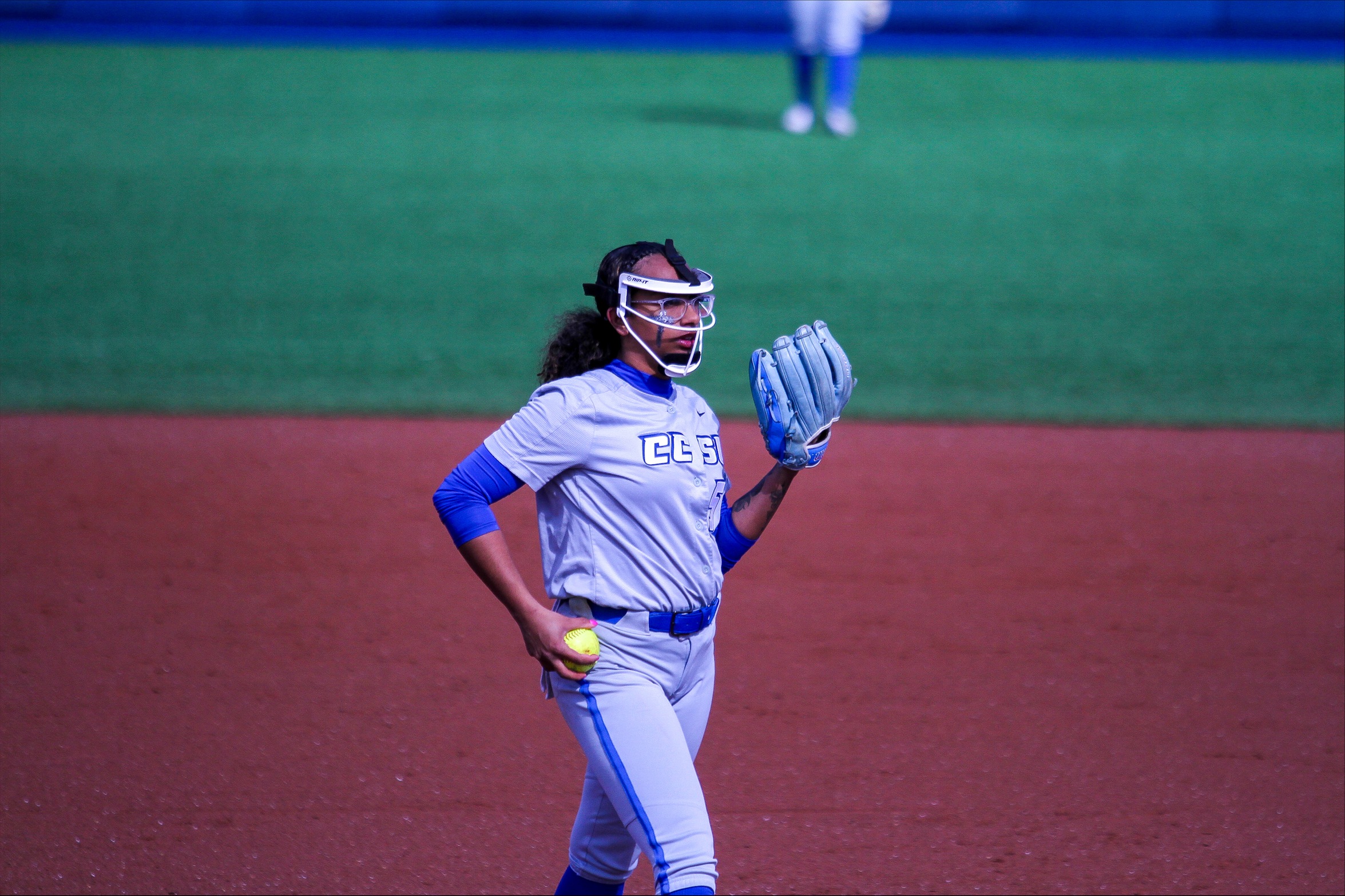 Softball Falls to in State Foe UConn on Tuesday