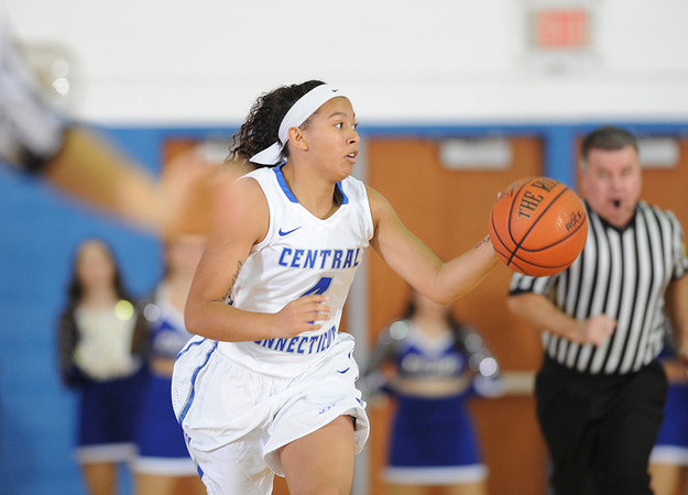 Patterson Hits Buzzer-Beater, Women's Basketball Falls in Overtime to Seton Hall, 78-70
