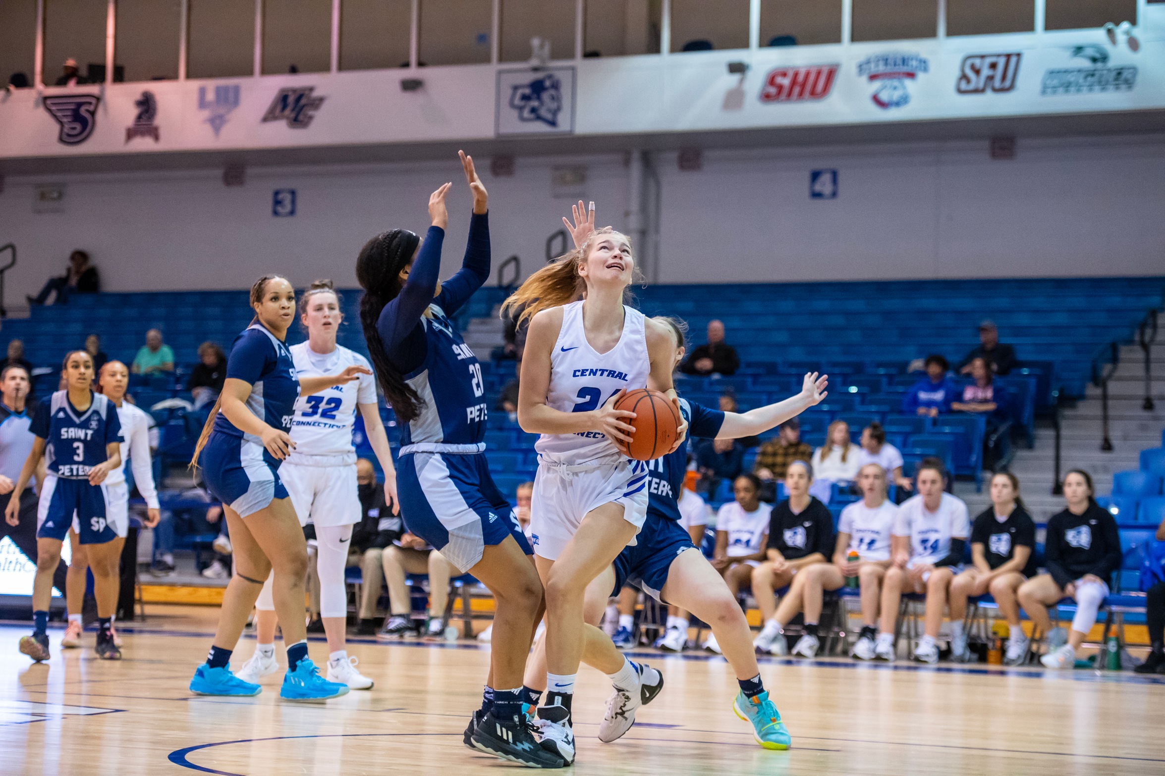 Lara Rohkohl had 15 rebounds Saturday, the most since Ashley Berube collected 18 at Sacred Heart on January 8, 2020. She also scored nine points. (Photo: Steve McLauglin)