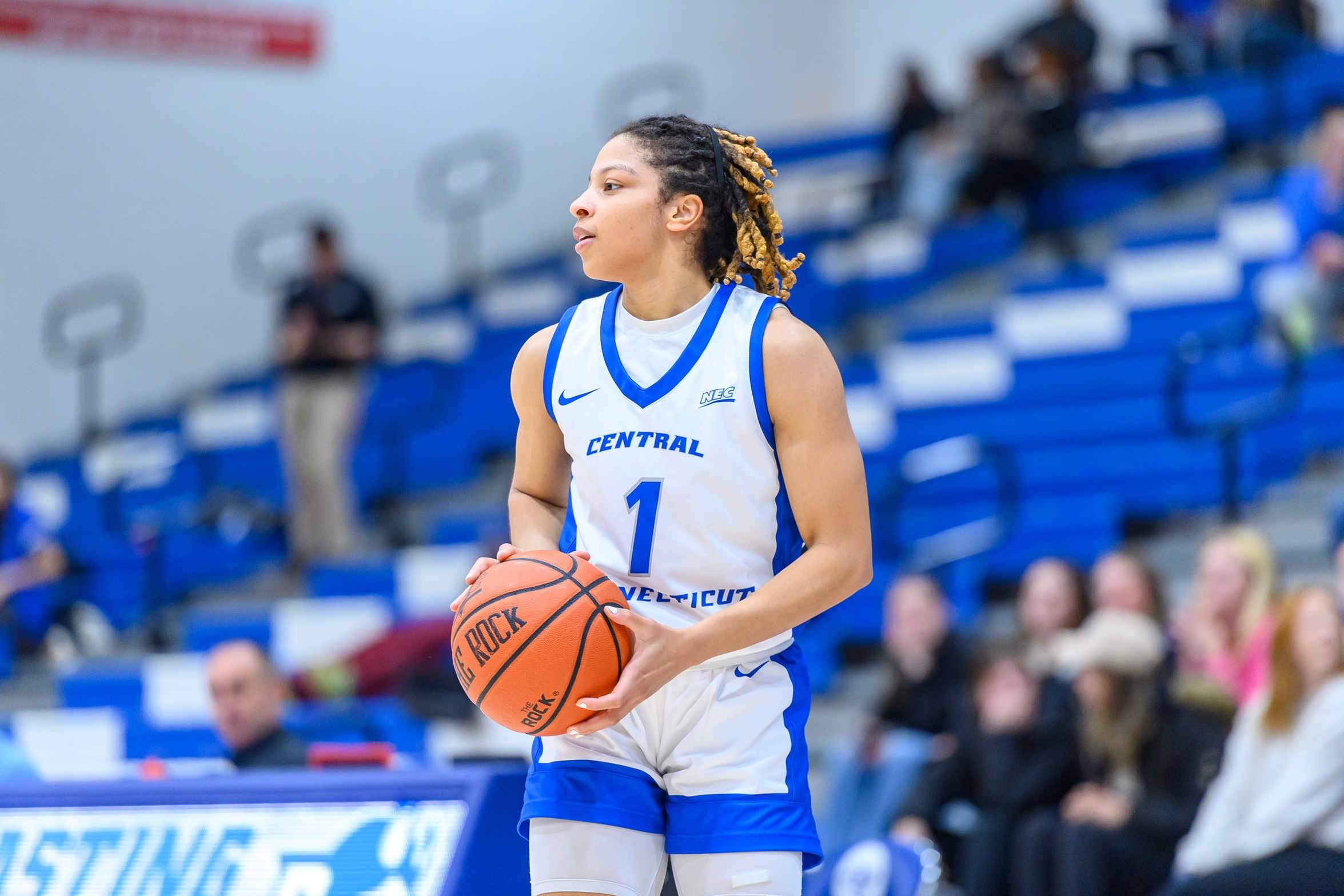 Women's Basketball Falls to Sacred Heart on Saturday Afternoon
