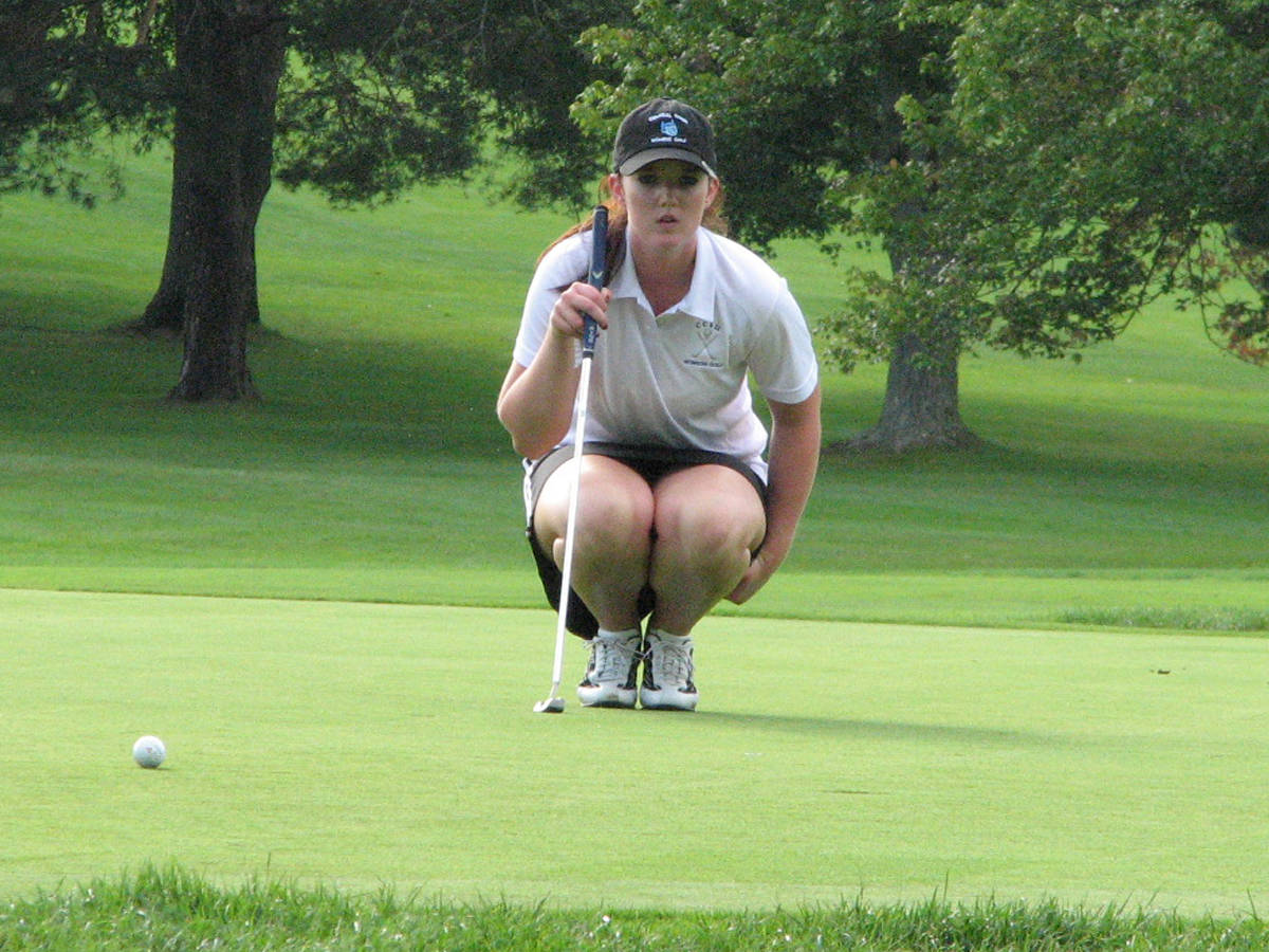 Women's Golf in Fifth Place After Round One at Hawk Invitational
