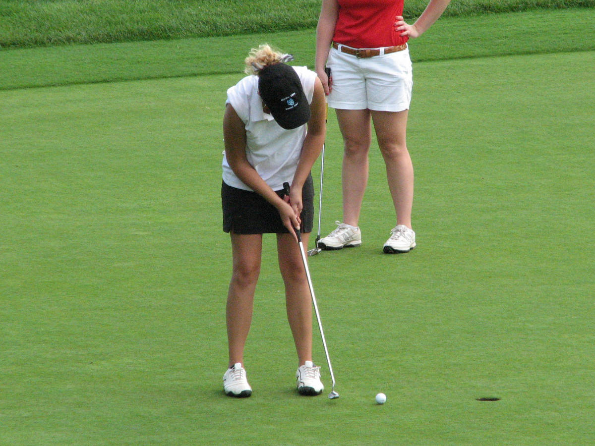 Weather Suspends Women's Golf First Round Play