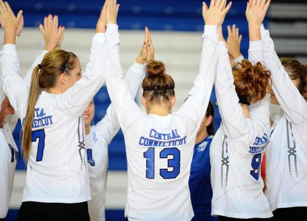 Volleyball Falls to Dartmouth