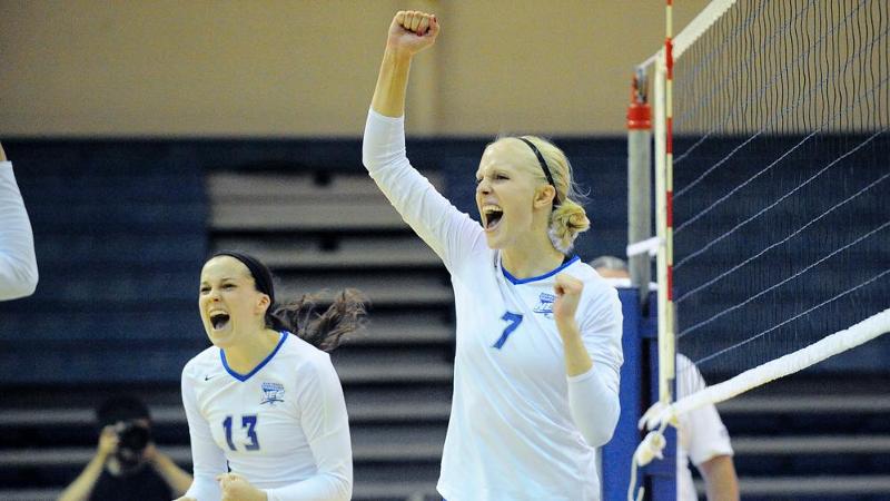 Volleyball Sweeps FDU on Homecoming