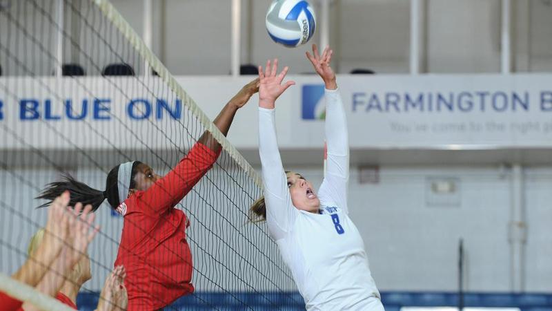 Volleyball Tops St. Francis Brooklyn on the Road