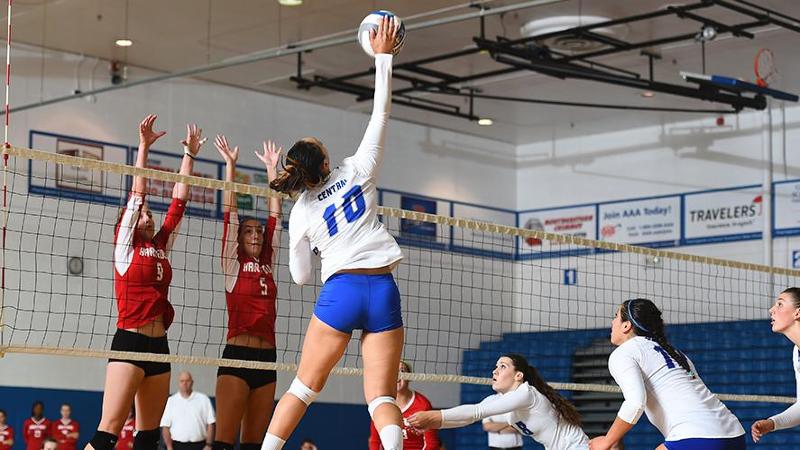 Volleyball Opens CCSU Invitational With Sweep of Hartford