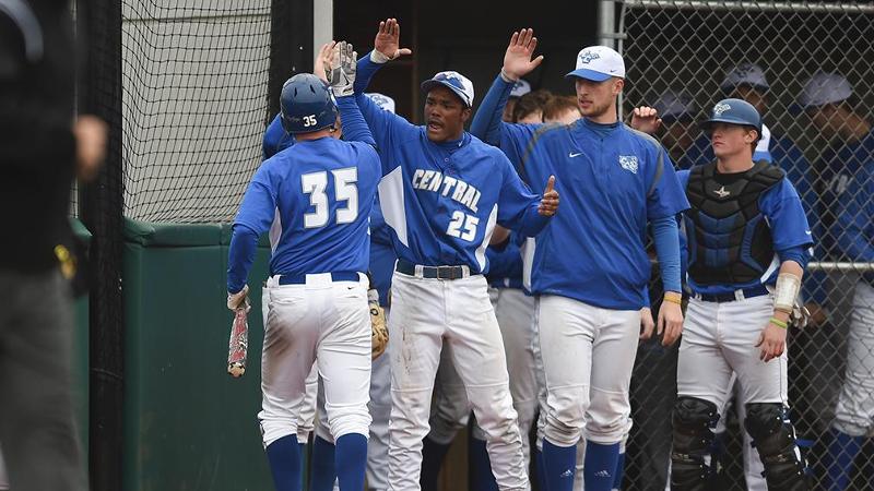 Baseball Takes Game One in Saturday Split With Bryant