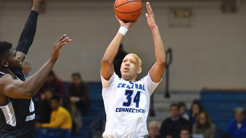 Peel Posts Seventh Straight Double-Double But Men Fall at Sacred Heart