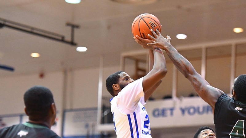 Men's Basketball Earns Important Win at First-Place Robert Morris, 77-68