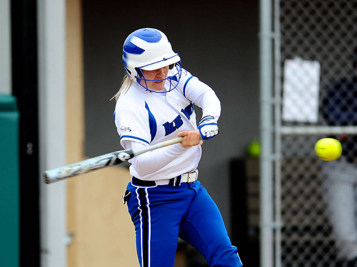 Softball Splits Doubleheader Against Mount St. Mary's in New Britain