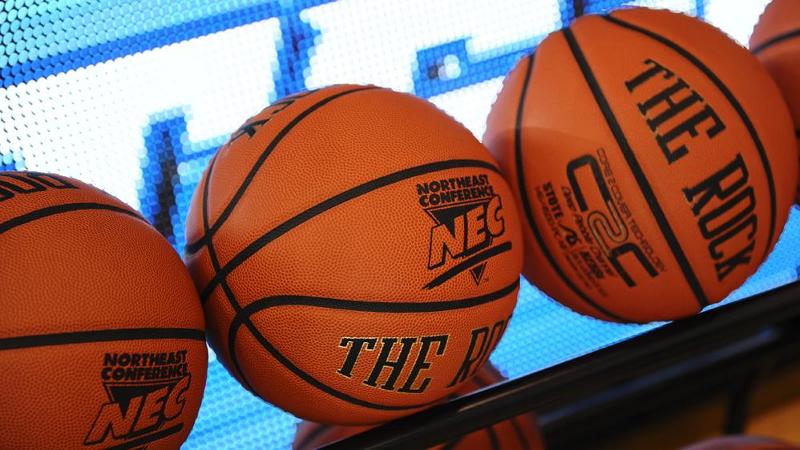Women's Basketball Begins NEC Play at Bryant Saturday