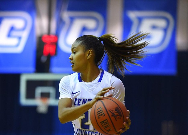 Women's Basketball Puts Away Sacred Heart, 67-50, to Take Top Spot in the NEC