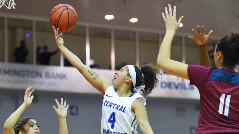 Women's Basketball Erases 16-Point Deficit to Overcome Wagner, 66-64