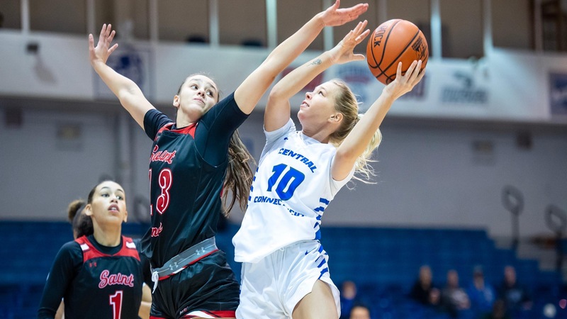 Women's Basketball Defeats SFU to Secure First Conference Victory of the Season