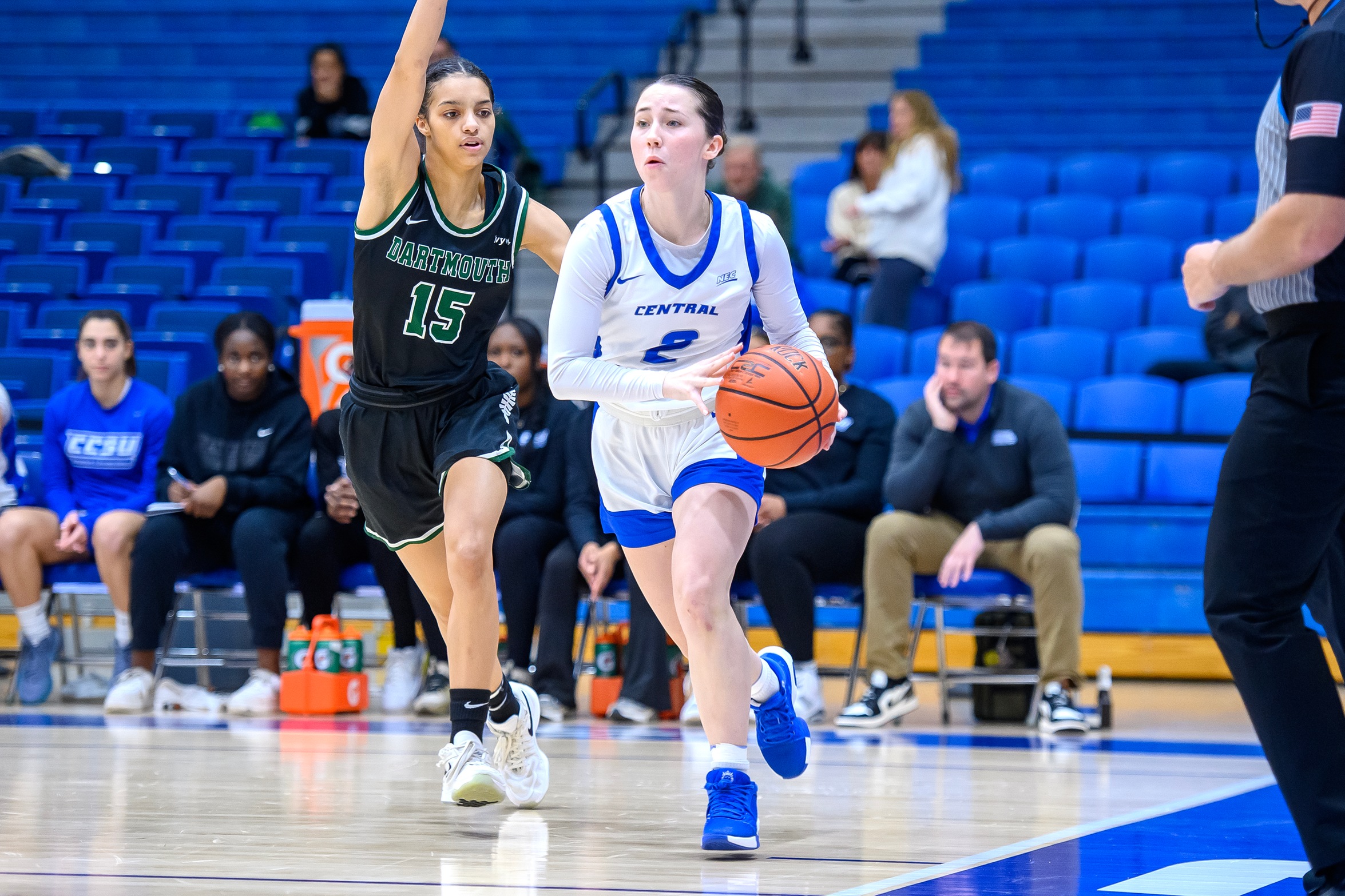 Women's Hoops Edged By Dartmouth, 61-59