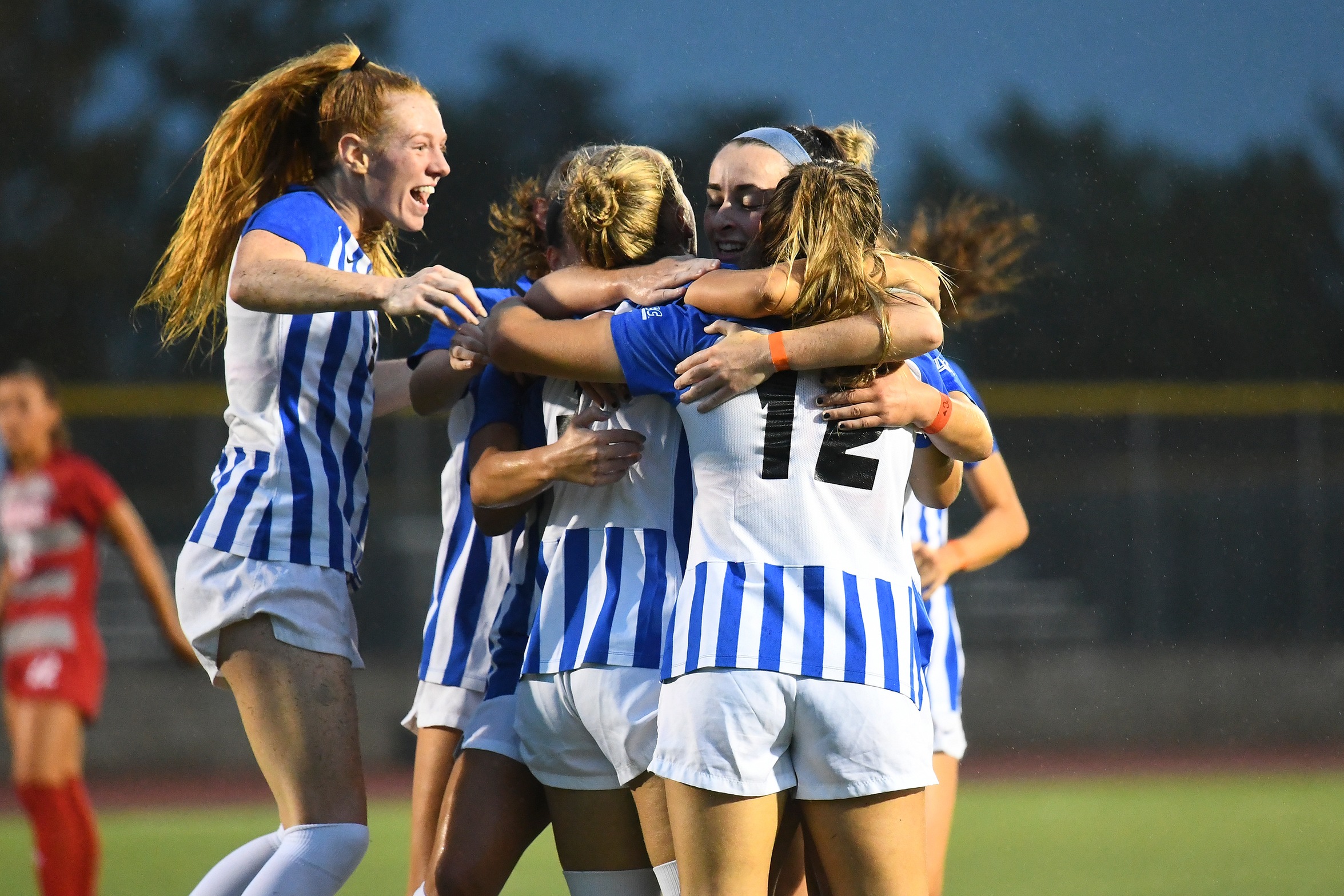 Women's Soccer Downs Bryant to Advance to NEC Championship