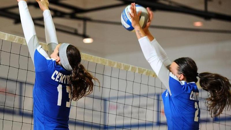 Volleyball Wins Five Set Match at Sacred Heart