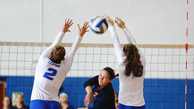 Volleyball Drops Two Matches on Saturday