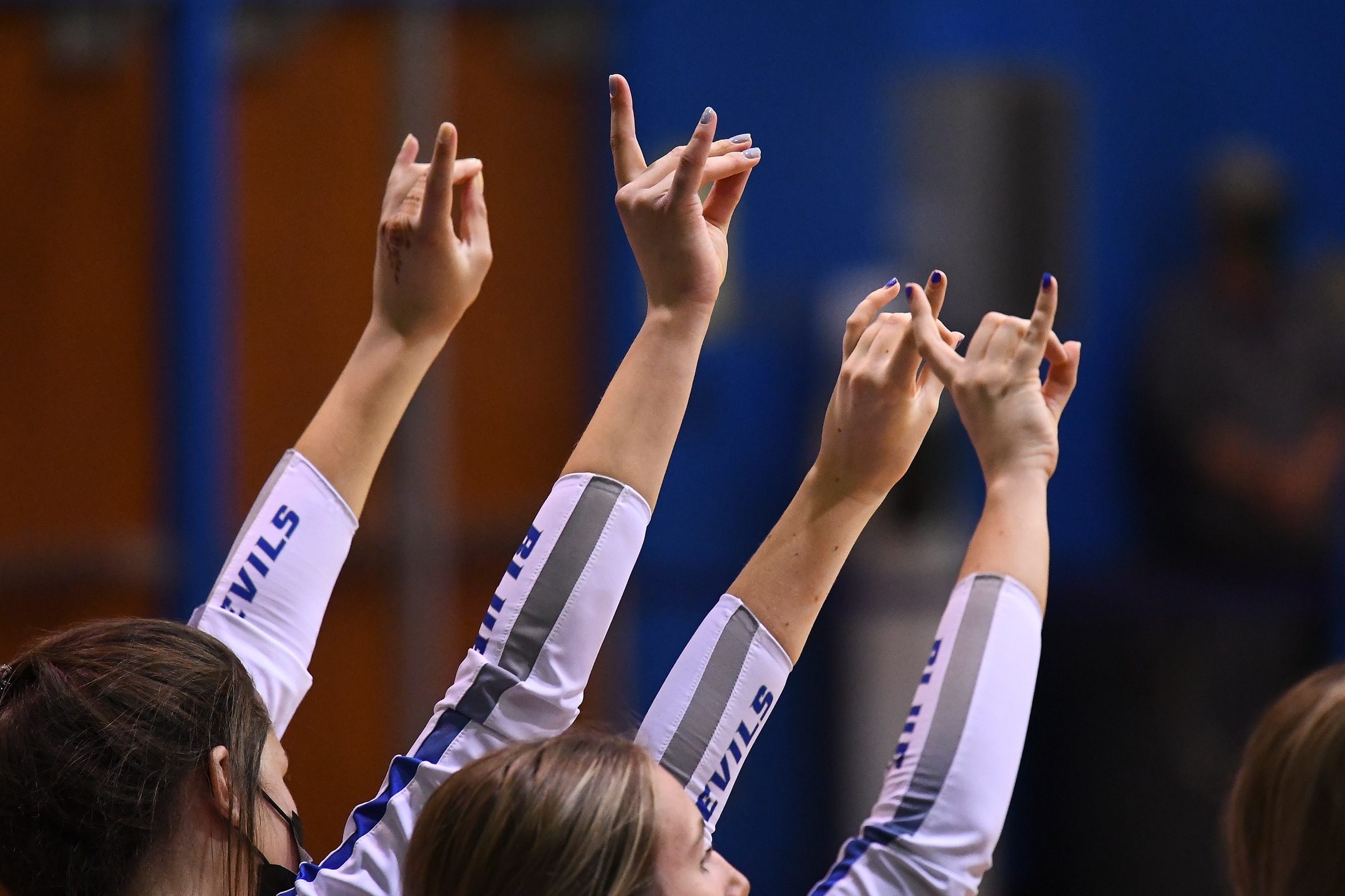 Volleyball Swept at Iona on Saturday